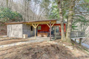 Hot Tub and Mountain Views Waynesville Retreat!